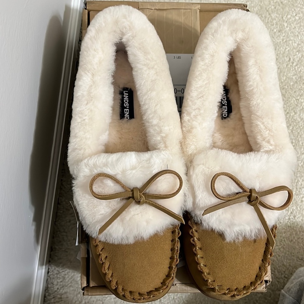 Lands’ End Women's Suede Leather Fuzzy Shearling Fur Moccasin Slippers